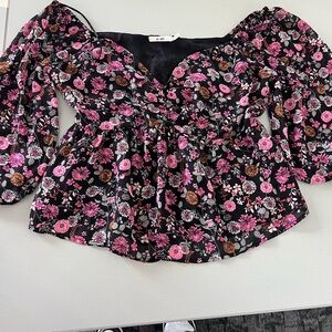 Cute floral blouse size S!
